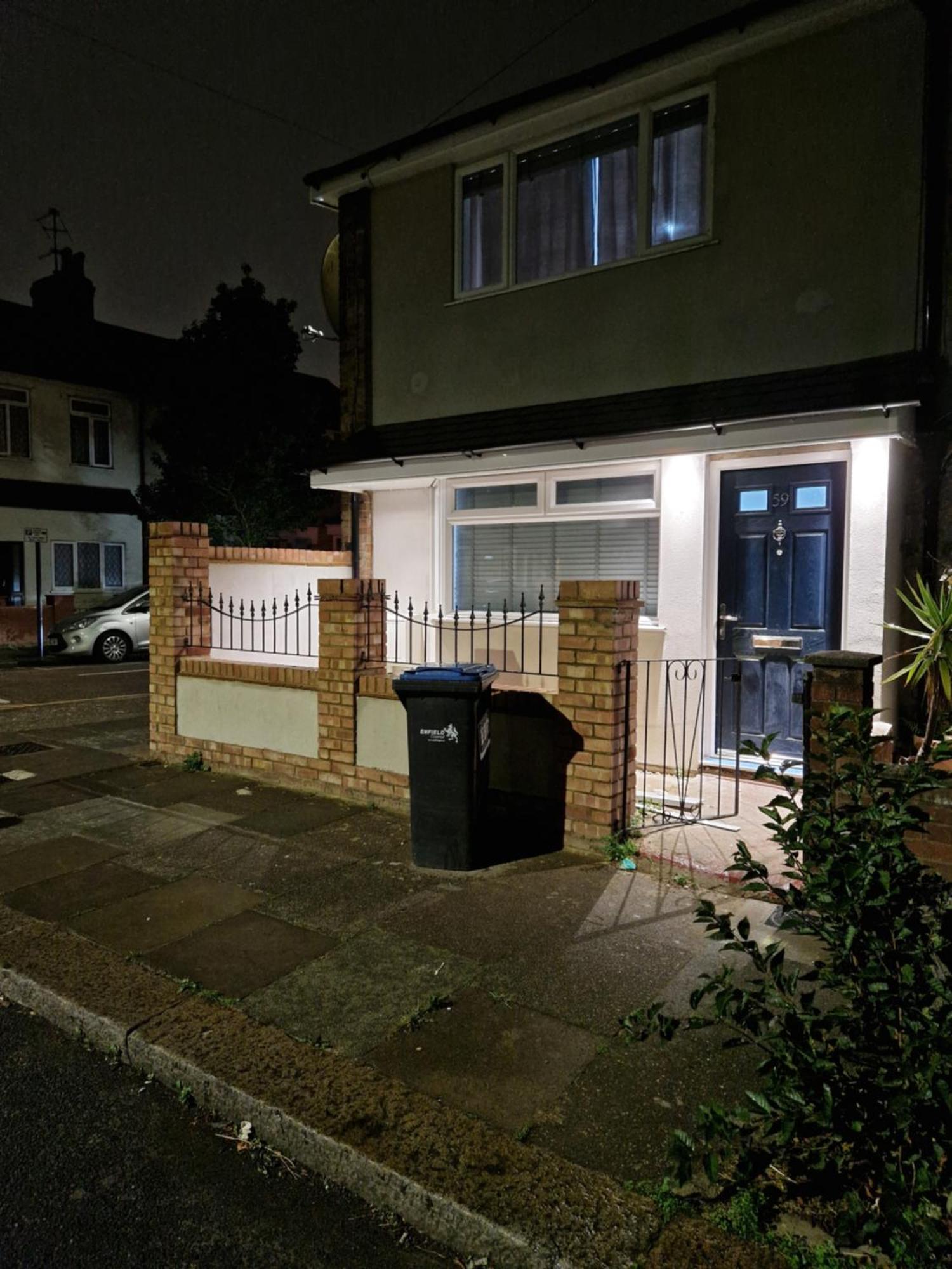 Stylish 2 Bed Home- Short Walk To Tottenham Stadium/Stations London Exterior photo